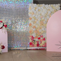 Фотозона Арт-пайетки с цветочным панно и полукруглыми панелями