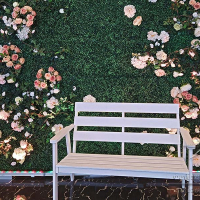 Зелёная декорация "Самшит с цветами и скамейкой"